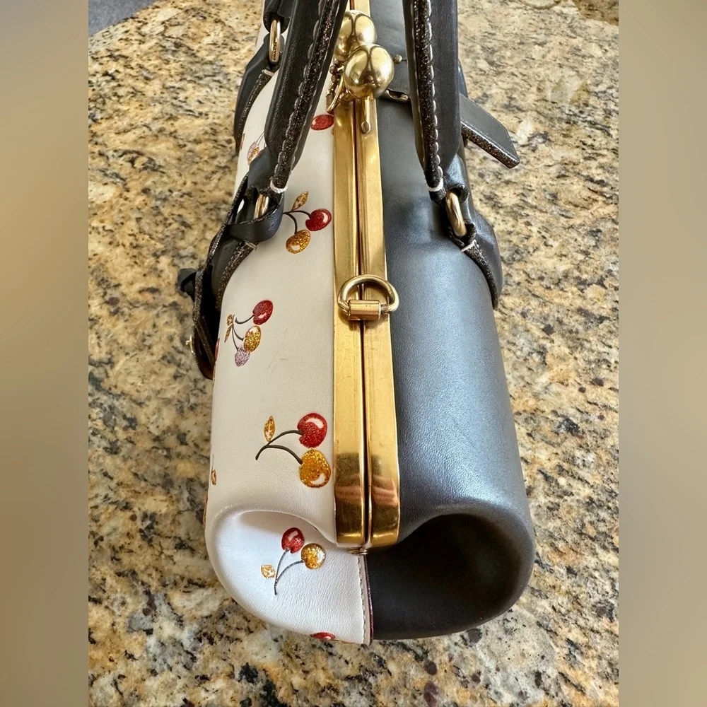 🍒RARE COACH 1941 KISSLOCK SATCHEL 38 CHERRIES!! 🍒 - Picture 5 of 16